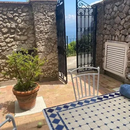 La Sisina - Prázdninový dům Capri